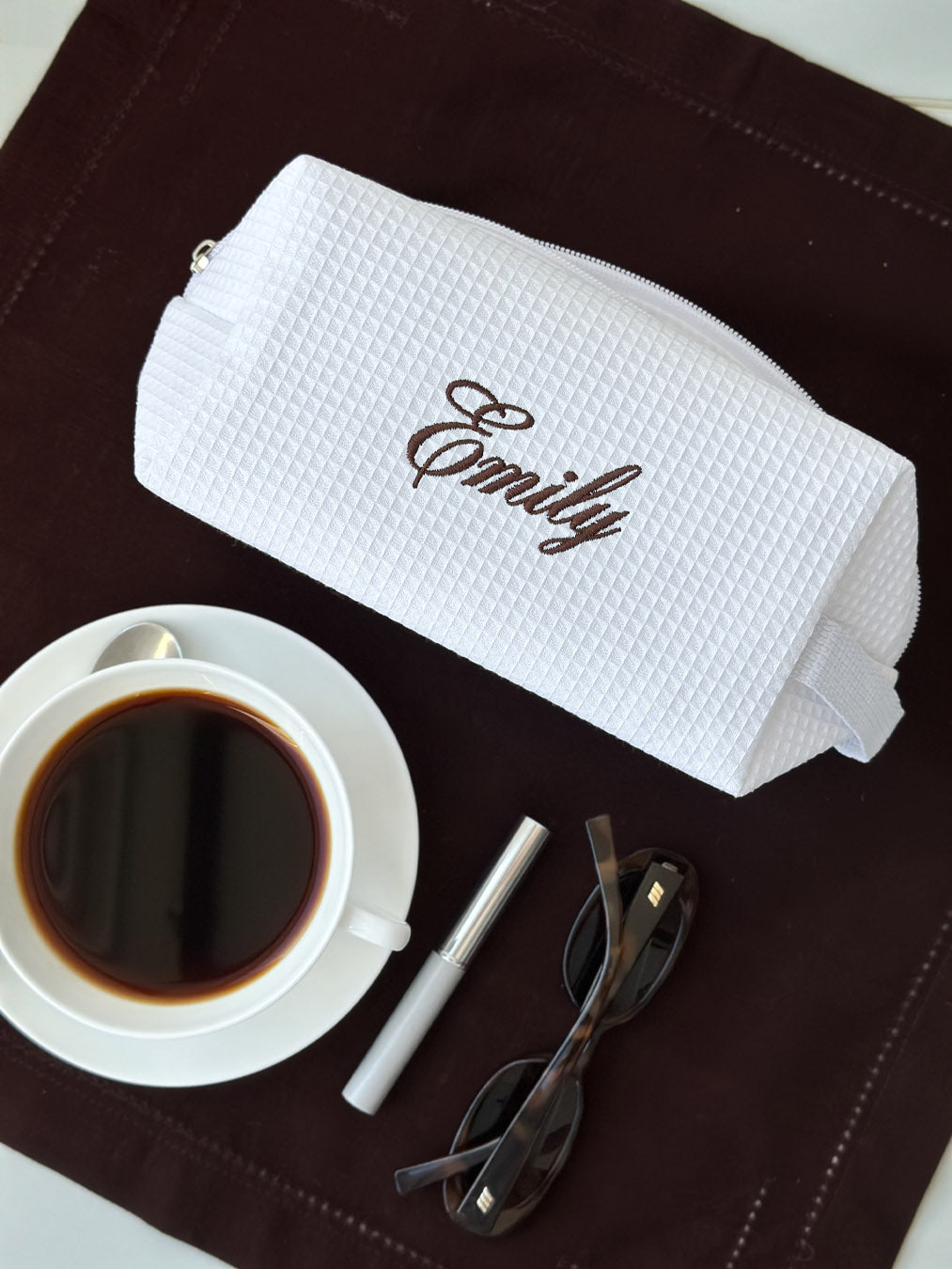 Personalized Makeup Bag with Name – Modern Minimalist Cosmetic Bag, Aesthetic Waffle Toiletry Pouch, Bridesmaid Gift, Pinterest Style Bag