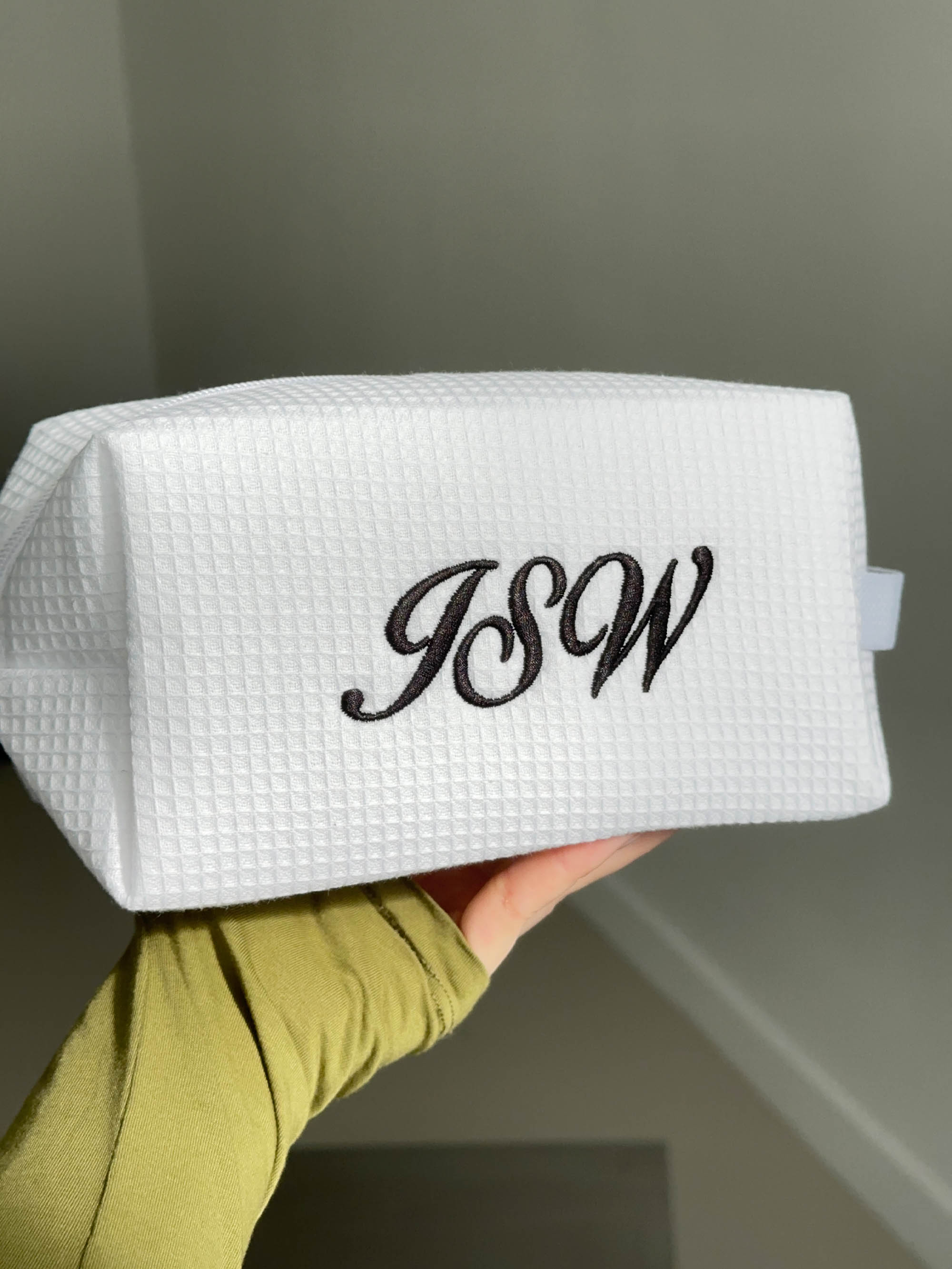 Personalized Makeup Bag – Bridesmaid bags, Minimalist Cosmetic Bag, Waffle Toiletry Pouch, Wedding bridesmaid gifts, Bride Bag